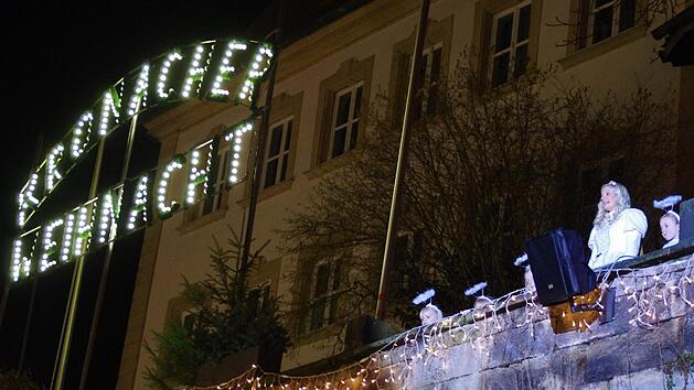 Das Christkind er&ouml;ffnete in Kronach den Weihnachtsmarkt. Foto: Marco Mei&szlig;ner