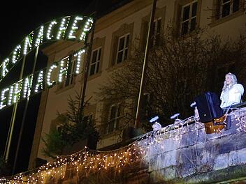Das Christkind eröffnete in Kronach den Weihnachtsmarkt. Foto: Marco Meißner
