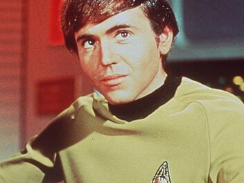 Pavel Chekov Als Navigator Pavel Chekov war Walter Koneig einer der Helden aus "Star Trek - The Original Series".