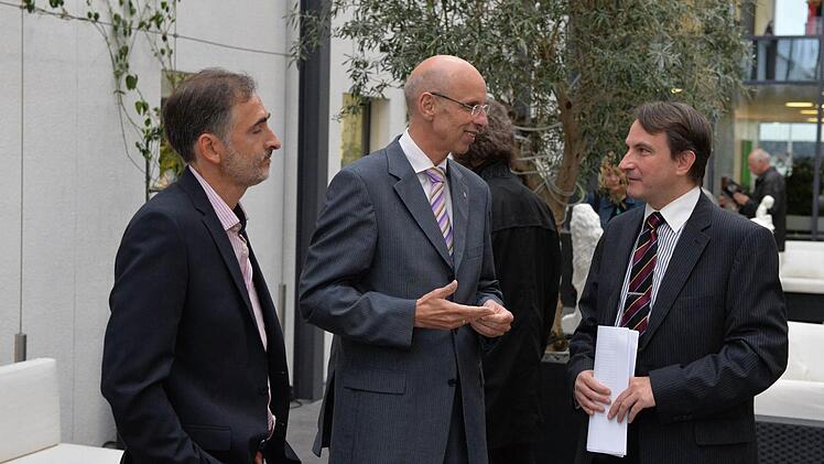 Mit dem Kunsthistoriker Matthias Liebel (r.)