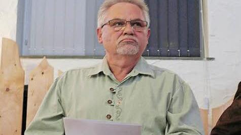 Fest entschlossen, der Wählergemeinschaft Untersteinach wieder zur alten Stärke zu verhelfen, ist der neue Vorsitzende Helmut Bergmann - hier bei seiner Antrittsrede. Fotos: Peter Müller