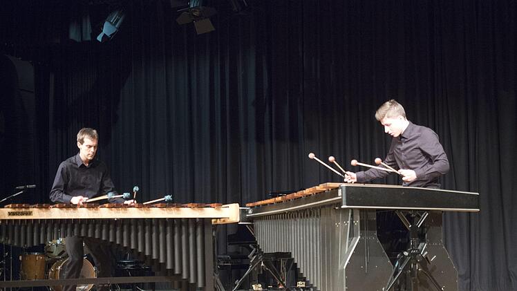Da mischten sich Staunen und Begeisterung. Franz Wagner und Daniel Nitsche an den Marimbas Foto: Nicole Julien-Mann