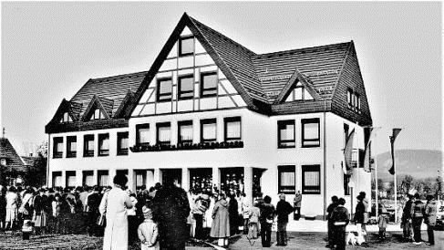 Bereits in der Freiwilligkeitsphase kam die Einheitsgemeinde Stockheim mit sechs Ortsteilen am 1. Januar 1975 zustande. Dieser Entschluss wurde mit einem hohen Zuschuss für den Rathausneubau honoriert. Die Einweihung erfolgte bereits 1979.  Foto: Gerd Fleischmann