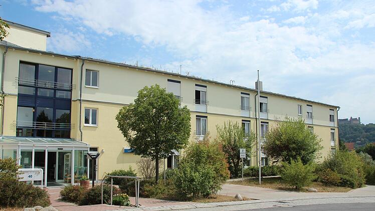 Das Seniorenzentrum "Am Schießstand" nennt sich inzwischen "Seniorenzentrum Bertelsdorfer Höhe" und wird von einer Regiomed-Tochtergesellschaft betrieben. Foto: CT-Archiv