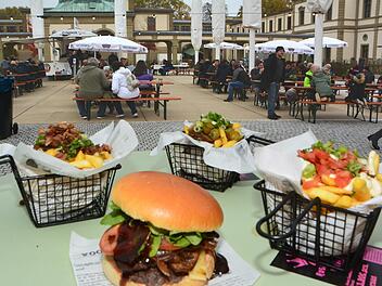 Streetfood aus aller Welt war  im Innenhof des Luitpoldbades erhältlich. Foto: Peter Rauch