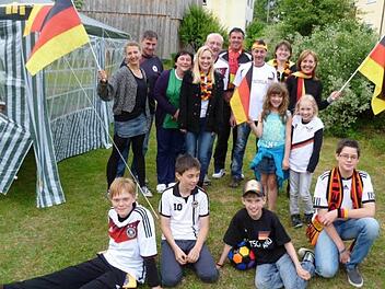 In Birnbaum hoffen die Fans auf weitere Erfolge der deutschen Fußballer in Brasilien. Foto: Ewald Rehm