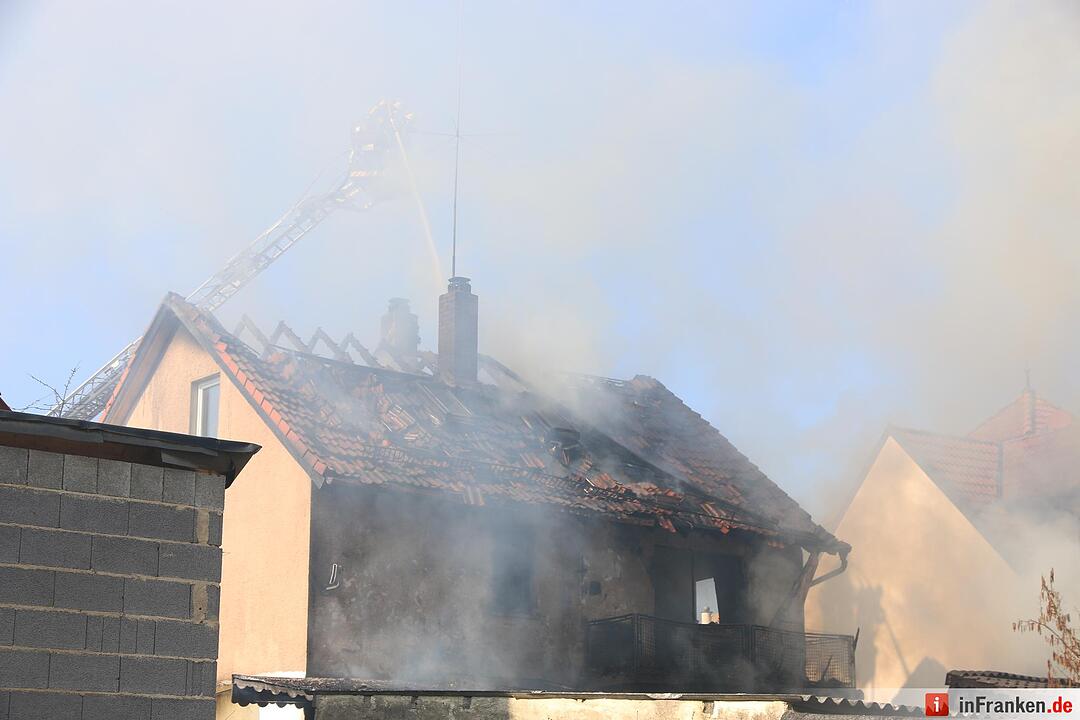 Wohnhaus brennt in Priesendorf