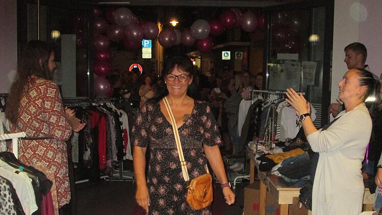 Guten Anklang fand die Modenschau mit Bekleidung vom Ladies-Flohmarkt.  Winfried Ehling