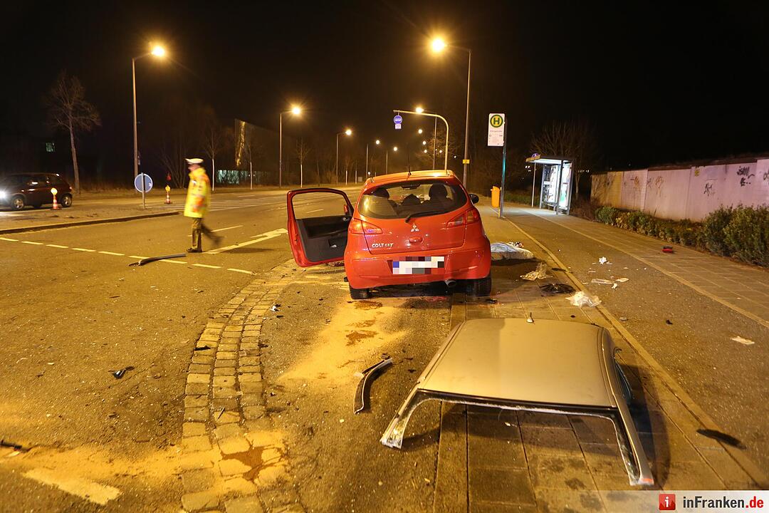 Mehrere Schwerverletzte nach Frontalzusammenstoß in Nürnberg