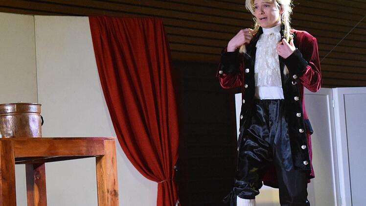 Hoppla, da ist wohl was schief gelaufen: Faust wurde nicht nur jünger, sondern auch zur Frau.  Foto: Daniela Pondelicek