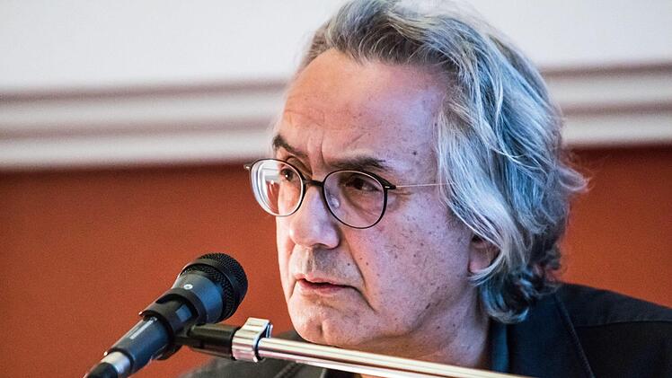 Bestseller-Autor Friedrich Ani gestaltete den Abschluss des Literatur-Festivals "Coburg liest".Foto: Jochen Berger