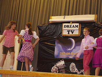 Verschiedene Tanzgruppen sorgten für ausgelassene Stimmung beim Wilmsthaler DreamTV. Foto: Heike Schülein