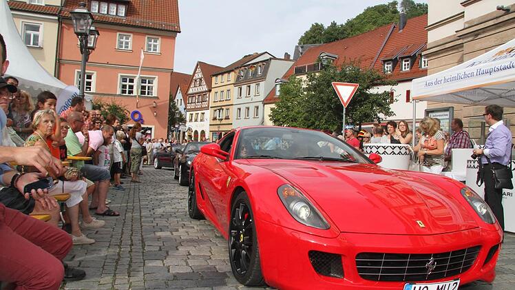 Die Nobel-Karossen werden bei der italienischen Nacht wieder etliche Blicke auf sich ziehen.  Foto: Sonja Adam