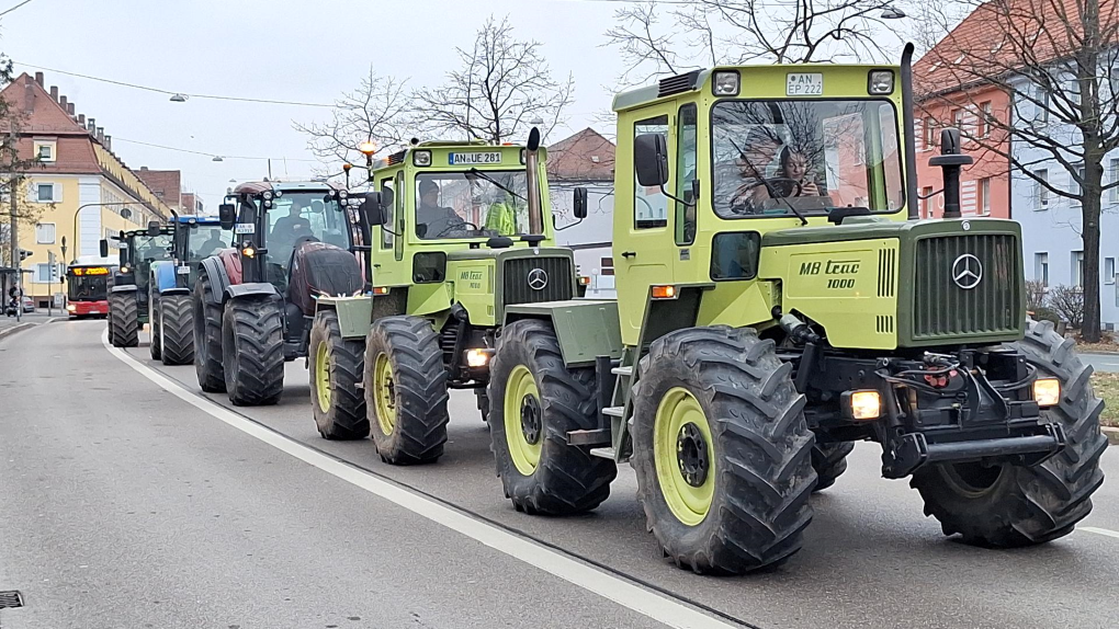 Bilder von der Mega-Demo in Nürnberg: Tausende Bauern demonstrieren