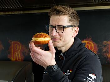 Nürnberg: Metzgerei Freyberger bietet "kuriosen Karneval-Krapfen" an