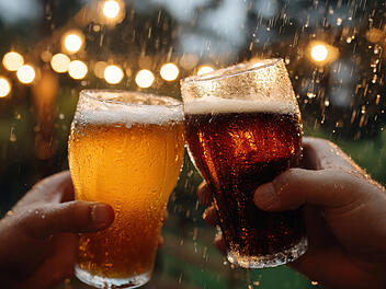 Wetter, Bier, Anstoßen, Regen, Sandkerwa