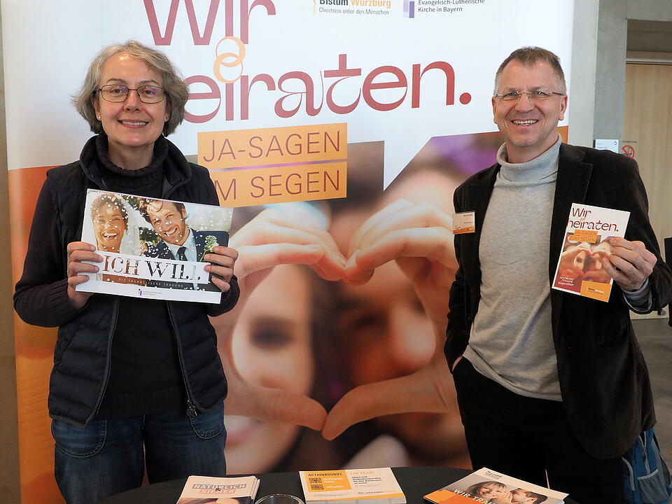 Inkl. Braut- und Festmodenschauen.