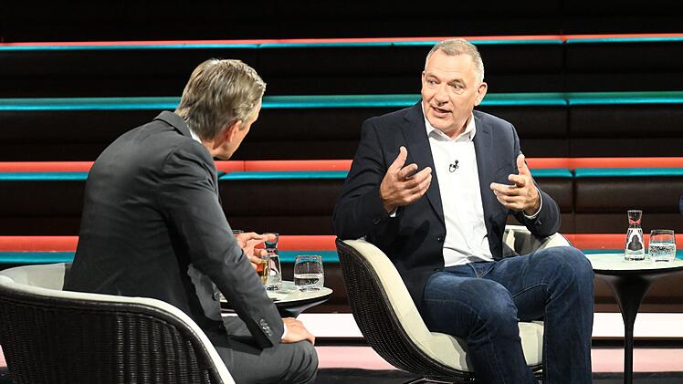 Der Ex-Linken-Vorsitzende Jan van Aken (rechts) lieferte sich am Dienstagabend einen Schlagabtausch mit Markus Lanz.