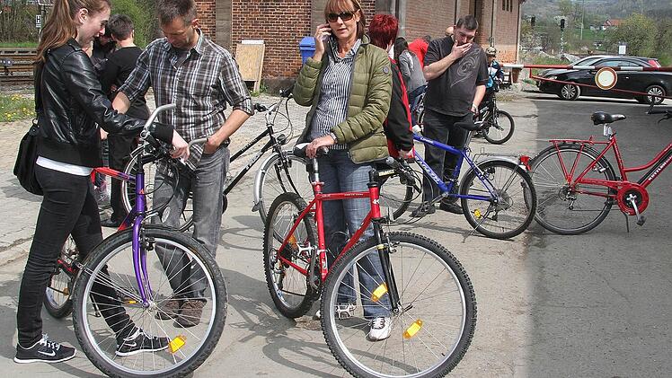 Schnelligkeit war gefragt. Innerhalb der ersten zehn Minuten waren - bis auf wenige Exemplare - alle Fahrräder weg. Foto: Sonja Adam