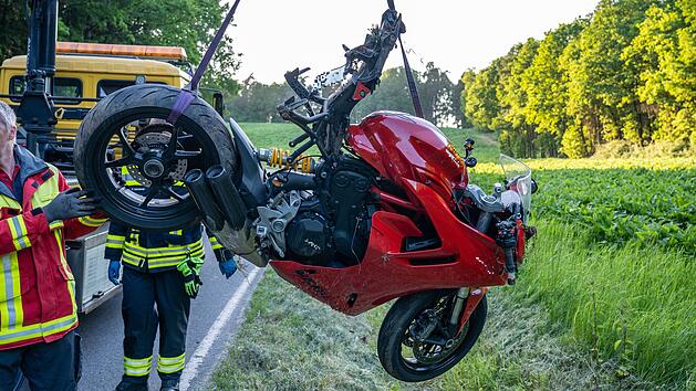 Schwerer Motorradunfall zwischen Buch am Forst und Lichtenfels
