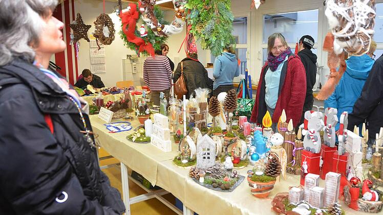 Impressionen vom Weihnachtsmarkt der Lebenshilfewerkstatt Nüdlingen. Foto: Peter Rauch