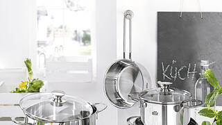 Das 5-teilige Kochset gibt es in der Küchen Arena auf der Hausmesse für 82,- Euro = 62% gespart! Das 5-teilige Kochset gibt es in der Küchen Arena auf der Hausmesse für 82,- Euro = 62% gespart!