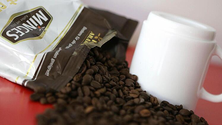 Die Firma Minges steht unter Druck, nachdem ein Großkunde künftig auf die Kaffeebohnen der fränkischen Rösterei verzichten will. Foto: Matthias Hoch