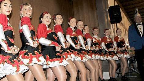 Die Garde gestaltet das Programm zum Faschingsauftakt. Archivfoto: Kestel