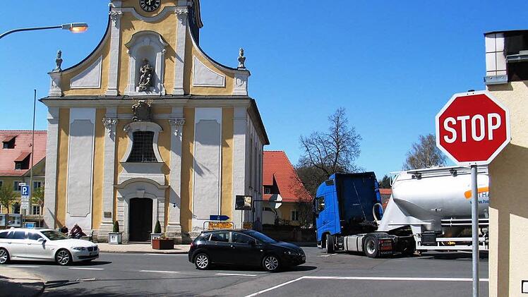 Die Kreuzung in Scheßlitz ist überlastet. Für Entlastung und mehr Sicherheit soll eine Ampelanlage sorgen. Foto: privat