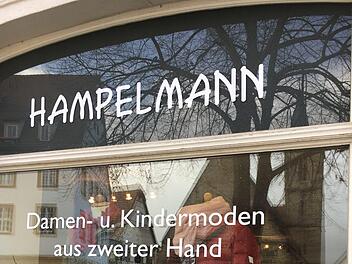 Mittlerweile an der dritten Stelle ist die Hallstadterin Verena  Alexander in Sachen Secondhand aktiv. Foto: Anette Schreiber