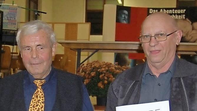 Horst Vonroth (links) und Ernst Wießner (rechts) wurden für ihr Engagement ausgezeichnet.