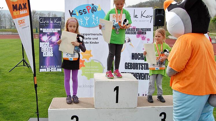 Die Siegerinnen bei den Vorschulmädchen: Lisa Matschass (1. Platz), Caren Schröder (2.) und Lisa Endres (3.)