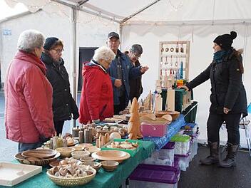 Viel zu bestaunen gab es beim Weihnachtsmarkt in Großwenkheim. Foto: Anton Then