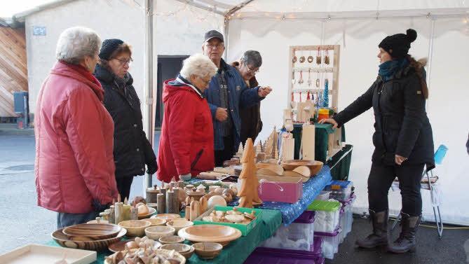 Viel zu bestaunen gab es beim Weihnachtsmarkt in Großwenkheim. Foto: Anton Then