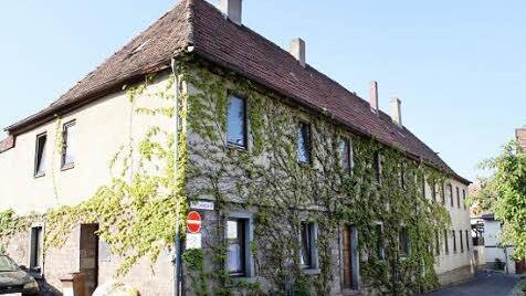 So sah die Seelhausgasse früher aus. Die Gebäude wurden Anfang 2012 abgerissen. Foto: Archiv/ Markus Reeh