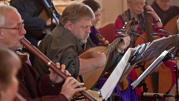 Impressionen vom Konzert mit dem Melchior-Franck-Kreis im Riesensaal der Coburger Ehrenburg.Foto: Jochen Berger
