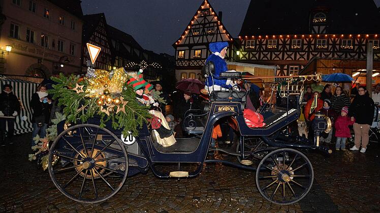 Mit 16 PS auf den Zeiler Marktplatz