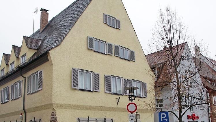 In das ehemalige Postgebäude am Höchstadter Rathaus soll ab 2020 ein Teil der Stadtverwaltung einziehen.  Foto: Andreas Dorsch
