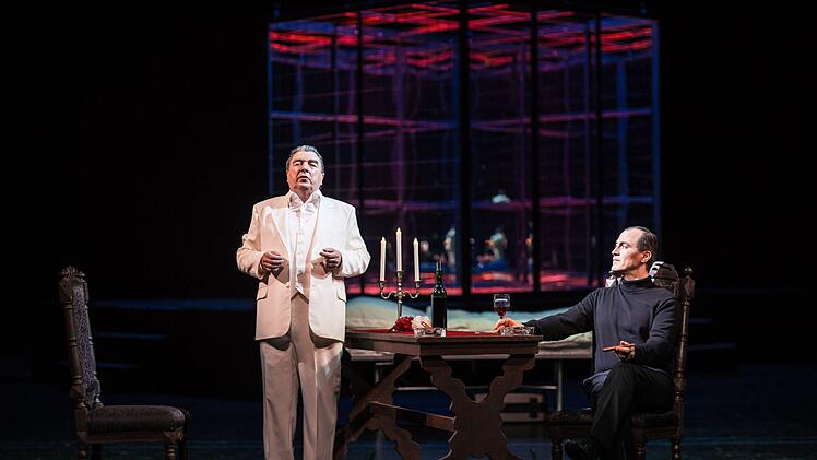 "Masse Mensch Macht": Stephan Kaluzas Schauspiel "30 Keller" feierte Premiere am Landestheater Coburg.Foto: Sebastian Buff