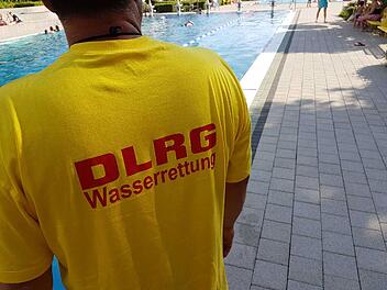 Burgkunstadt: Badeg&auml;ste f&uuml;hlen sich von DLRG gest&ouml;rt - Beschwerde sorgt f&uuml;r Kopfsch&uuml;tteln