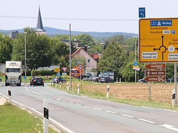 Der Kreisel am Hirschaider Ortseingang wird täglich von 40 000 Fahrzeugen frequentiert. Eine enorme Zahl.     Foto: Sebastian Schanz