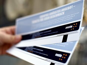 Wenn ein Veranstalter ein Event absagt, können Ticketinhaber ihr Geld von ihm zurückfordern. Auch bei einer Terminverlegung haben die Verbraucher Rechte. Foto: Britta Pedersen / dpa
