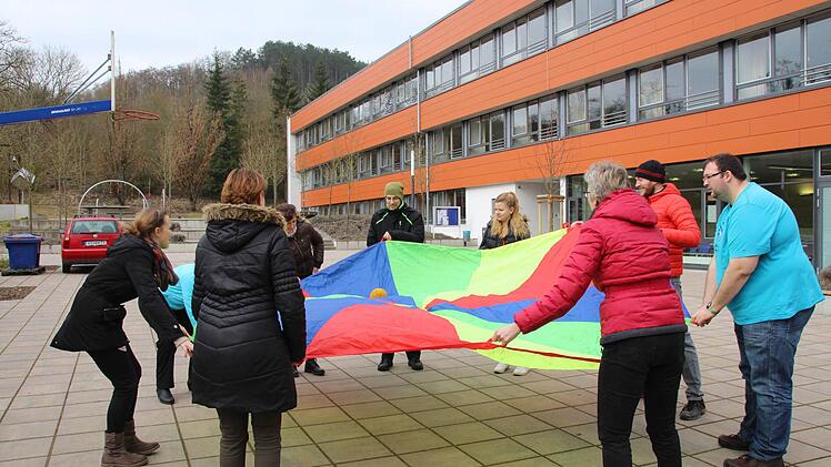 Spiritualit&auml;t und Erlebnisp&auml;dagogik waren eines der Themen beim "Kr&auml;sch-Kurs" f&uuml;r Ehrenamtliche. Foto: Katharina Balfer