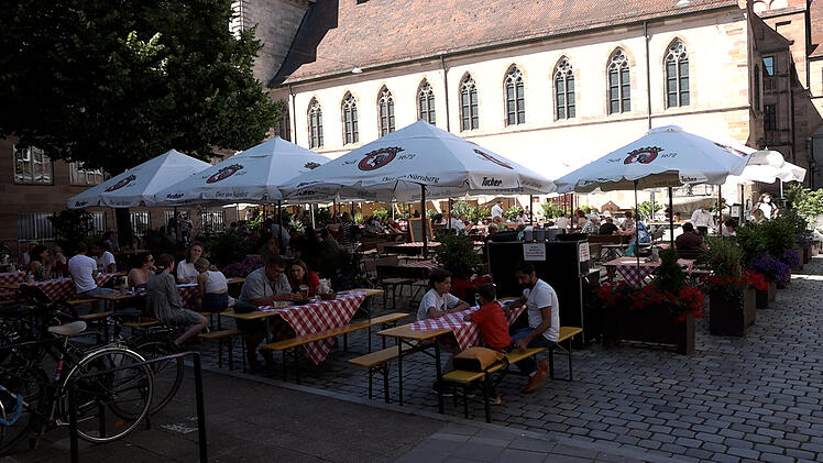 Corona-Impfaktion bei Bratwurst Röslein in Nürnberg
