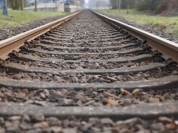 Erhebliche Verz&ouml;gerungen zwischen N&uuml;rnberg und Ingolstadt: Mann l&auml;uft in Zugtunnel