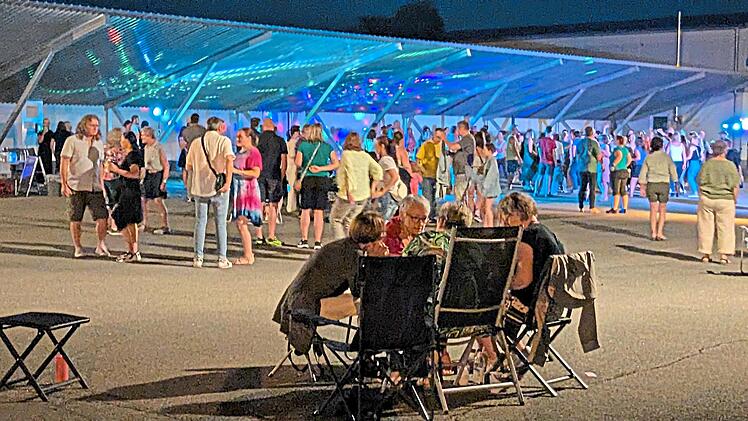 Ein Dancefloor war bei den Stadtwerken in Ebermannstadt geboten.Sabine Lorenz