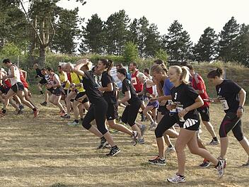 Die Erwachsenenklassen - hier beim Start - waren recht ordentlich besetzt beim Jakob-Kaiser-Lauf, bei den Jugendlichen und Kindern taten sich allerdings Lücken auf. Foto:Winfried Ehling