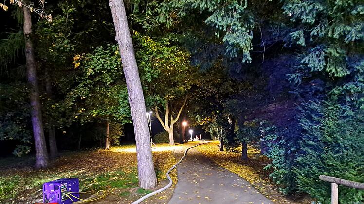 Gro&szlig;einsatz in N&uuml;rnberg: "Vollbrand" in Innenstadt betrifft mehrere H&auml;user - 100.000 Euro Schaden