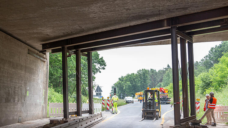 Br&uuml;cke von Schwertransport besch&auml;digt: A3 in Richtung N&uuml;rnberg gesperrt