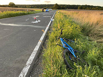 Zwei Schwerverletzte nach Zusammensto&szlig; zwischen Fahrrad und Roller